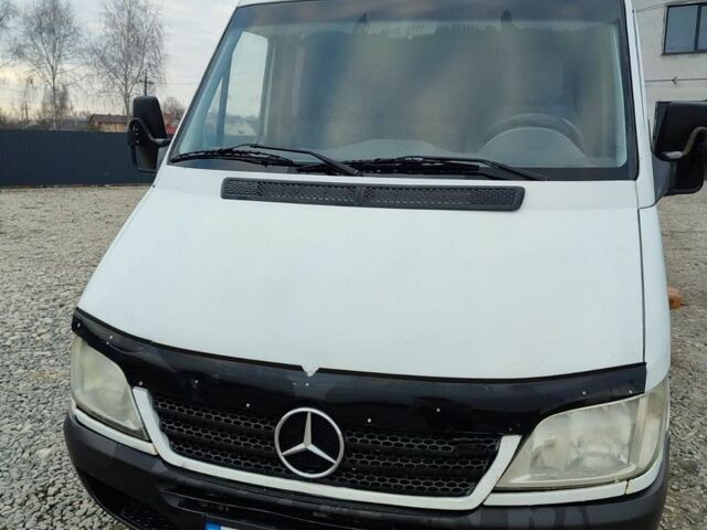 Белый Мерседес Sprinter, объемом двигателя 2.2 л и пробегом 850 тыс. км за 5000 $, фото 1 на Automoto.ua