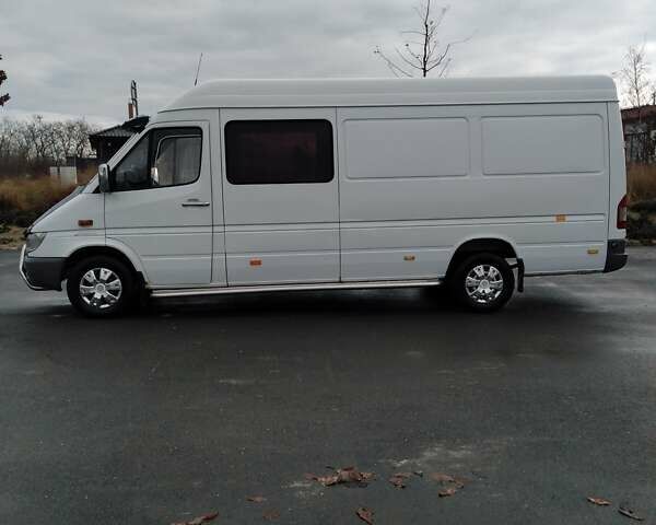 Белый Мерседес Sprinter, объемом двигателя 2.2 л и пробегом 500 тыс. км за 11000 $, фото 1 на Automoto.ua
