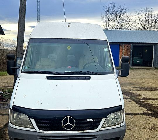 Белый Мерседес Sprinter, объемом двигателя 2.7 л и пробегом 300 тыс. км за 4800 $, фото 1 на Automoto.ua