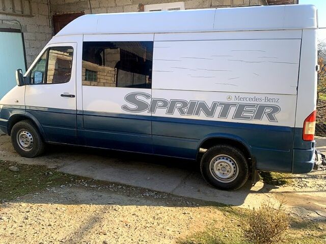 Белый Мерседес Sprinter, объемом двигателя 2.1 л и пробегом 750 тыс. км за 6000 $, фото 1 на Automoto.ua