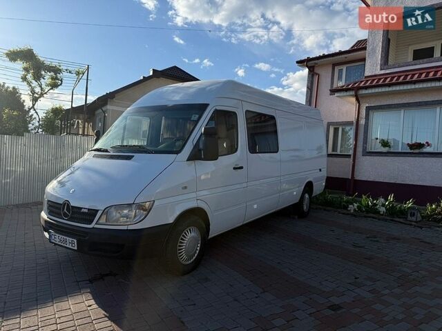 Белый Мерседес Sprinter, объемом двигателя 2.69 л и пробегом 408 тыс. км за 8888 $, фото 1 на Automoto.ua