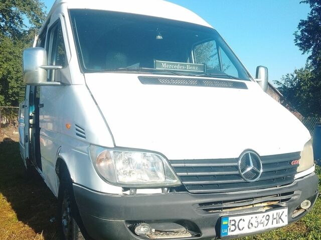 Белый Мерседес Sprinter, объемом двигателя 2.15 л и пробегом 400 тыс. км за 3000 $, фото 1 на Automoto.ua