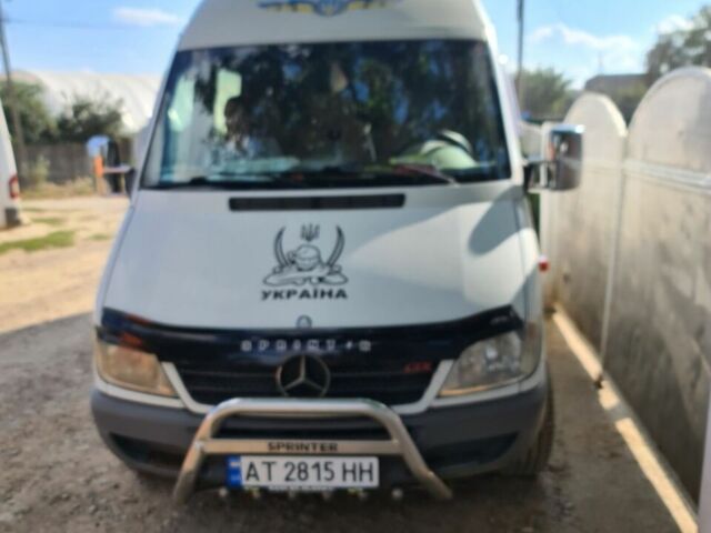Белый Мерседес Sprinter, объемом двигателя 2.69 л и пробегом 700 тыс. км за 9500 $, фото 1 на Automoto.ua
