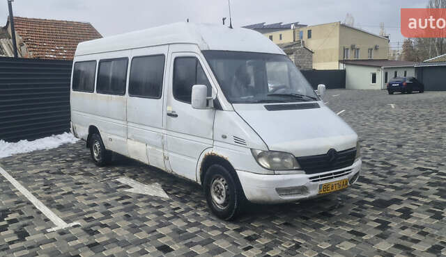 Белый Мерседес Sprinter, объемом двигателя 0 л и пробегом 453 тыс. км за 3800 $, фото 1 на Automoto.ua