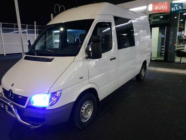 Белый Мерседес Sprinter, объемом двигателя 2.7 л и пробегом 520 тыс. км за 9999 $, фото 1 на Automoto.ua
