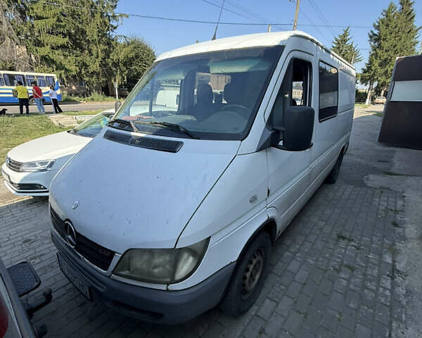 Білий Мерседес Sprinter, об'ємом двигуна 2.15 л та пробігом 300 тис. км за 4800 $, фото 1 на Automoto.ua