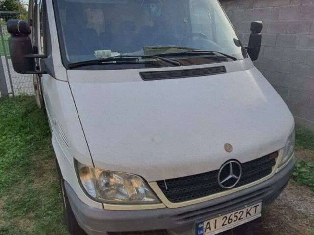 Белый Мерседес Sprinter, объемом двигателя 2.69 л и пробегом 370 тыс. км за 9999 $, фото 1 на Automoto.ua