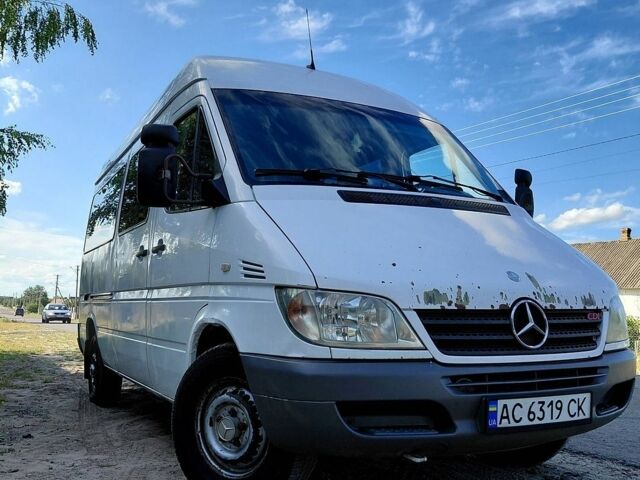 Білий Мерседес Sprinter, об'ємом двигуна 2.2 л та пробігом 450 тис. км за 8000 $, фото 1 на Automoto.ua