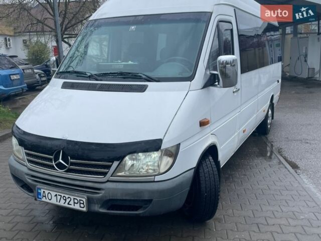 Белый Мерседес Sprinter, объемом двигателя 2.15 л и пробегом 800 тыс. км за 7500 $, фото 1 на Automoto.ua