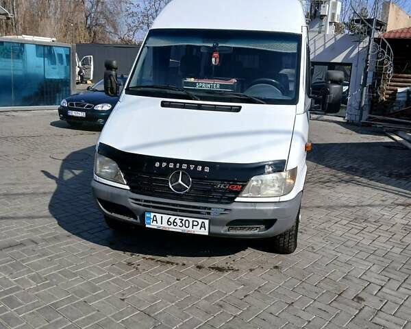 Білий Мерседес Sprinter, об'ємом двигуна 2.1 л та пробігом 400 тис. км за 14000 $, фото 1 на Automoto.ua