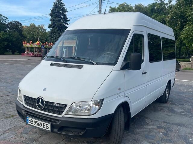 Белый Мерседес Sprinter, объемом двигателя 2.1 л и пробегом 450 тыс. км за 10200 $, фото 1 на Automoto.ua