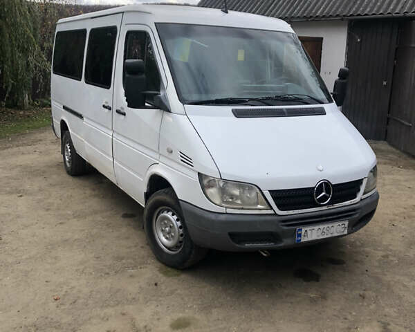 Белый Мерседес Sprinter, объемом двигателя 2.2 л и пробегом 587 тыс. км за 6200 $, фото 1 на Automoto.ua