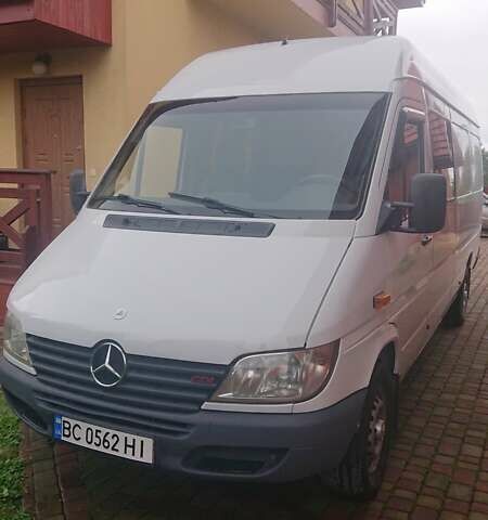 Белый Мерседес Sprinter, объемом двигателя 2.7 л и пробегом 771 тыс. км за 10800 $, фото 1 на Automoto.ua