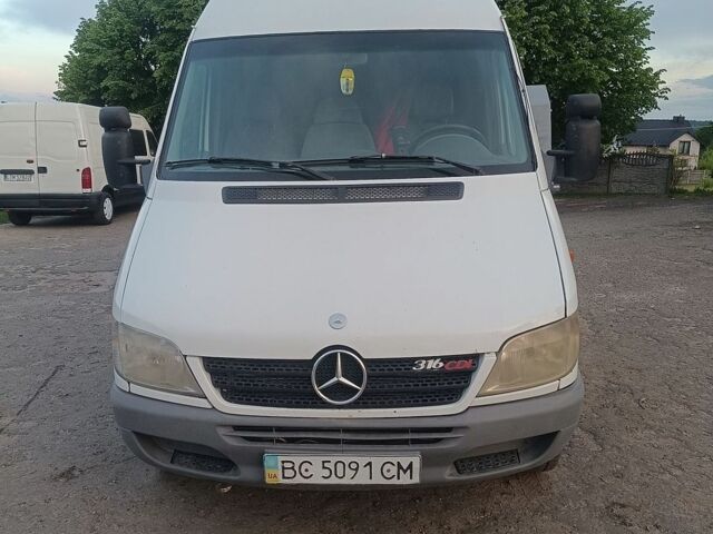 Белый Мерседес Sprinter, объемом двигателя 2.69 л и пробегом 800 тыс. км за 10900 $, фото 1 на Automoto.ua