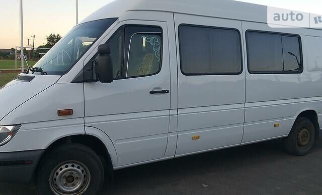 Білий Мерседес Sprinter, об'ємом двигуна 2.7 л та пробігом 600 тис. км за 13300 $, фото 1 на Automoto.ua