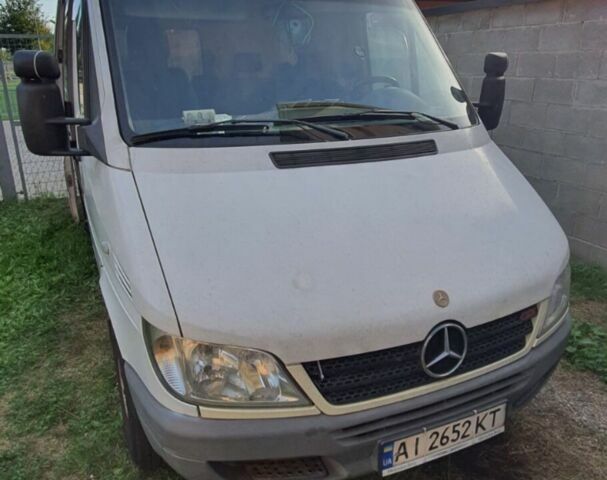 Белый Мерседес Sprinter, объемом двигателя 2.69 л и пробегом 370 тыс. км за 9999 $, фото 1 на Automoto.ua