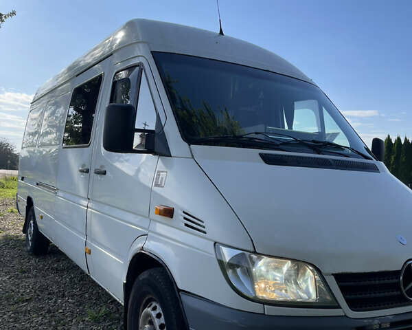 Белый Мерседес Sprinter, объемом двигателя 2.2 л и пробегом 586 тыс. км за 8500 $, фото 1 на Automoto.ua