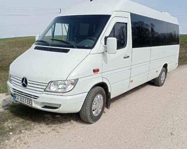 Белый Мерседес Sprinter, объемом двигателя 2.1 л и пробегом 100 тыс. км за 19600 $, фото 1 на Automoto.ua