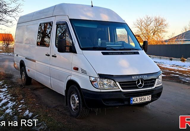 Белый Мерседес Sprinter, объемом двигателя 2.7 л и пробегом 700 тыс. км за 9000 $, фото 1 на Automoto.ua