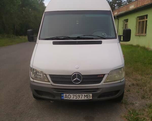 Белый Мерседес Sprinter, объемом двигателя 2.15 л и пробегом 723 тыс. км за 4700 $, фото 1 на Automoto.ua