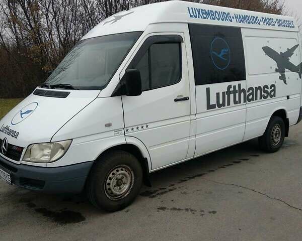 Белый Мерседес Sprinter, объемом двигателя 0 л и пробегом 315 тыс. км за 8800 $, фото 1 на Automoto.ua