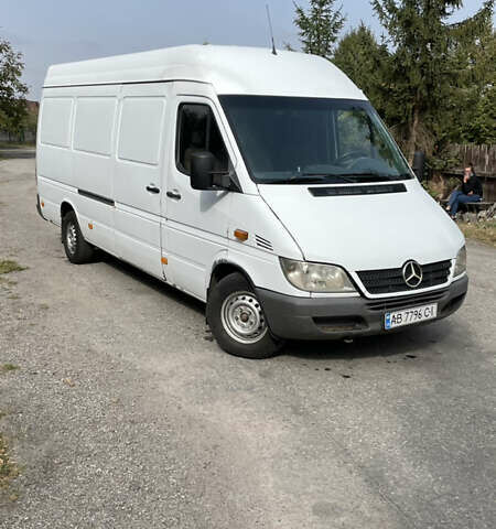 Білий Мерседес Sprinter, об'ємом двигуна 2.2 л та пробігом 500 тис. км за 8800 $, фото 1 на Automoto.ua