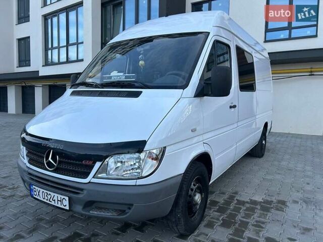 Белый Мерседес Sprinter, объемом двигателя 2.1 л и пробегом 320 тыс. км за 8600 $, фото 1 на Automoto.ua