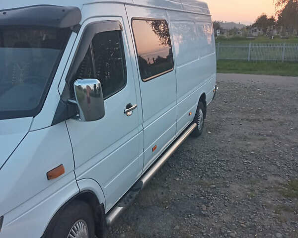 Білий Мерседес Sprinter, об'ємом двигуна 2.69 л та пробігом 350 тис. км за 8700 $, фото 1 на Automoto.ua