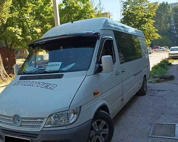 Білий Мерседес Sprinter, об'ємом двигуна 2.15 л та пробігом 320 тис. км за 8500 $, фото 1 на Automoto.ua