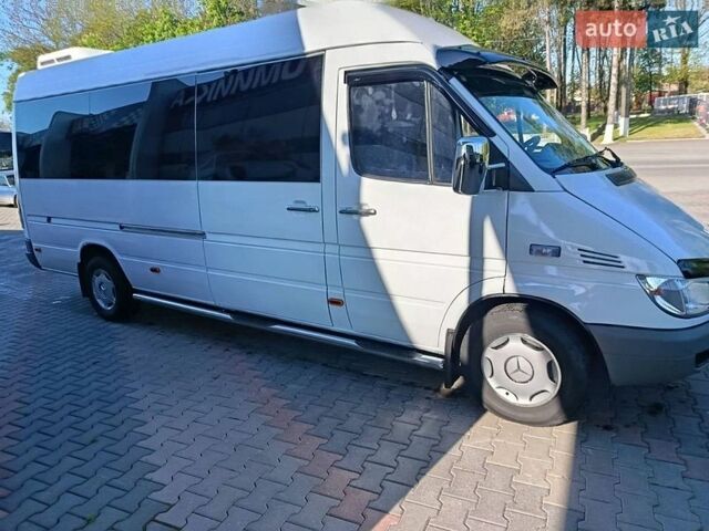 Белый Мерседес Sprinter, объемом двигателя 2.7 л и пробегом 530 тыс. км за 15800 $, фото 1 на Automoto.ua