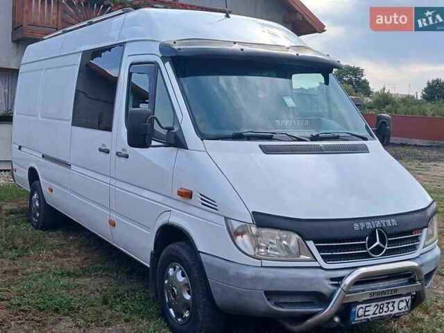 Белый Мерседес Sprinter, объемом двигателя 2.69 л и пробегом 500 тыс. км за 9799 $, фото 1 на Automoto.ua