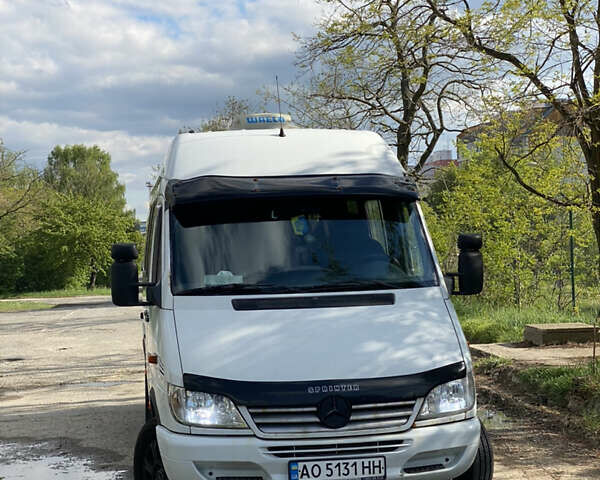 Белый Мерседес Sprinter, объемом двигателя 2.15 л и пробегом 2 тыс. км за 8500 $, фото 1 на Automoto.ua