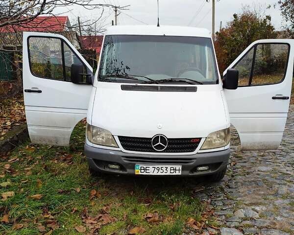 Белый Мерседес Sprinter, объемом двигателя 2.3 л и пробегом 183 тыс. км за 8555 $, фото 1 на Automoto.ua