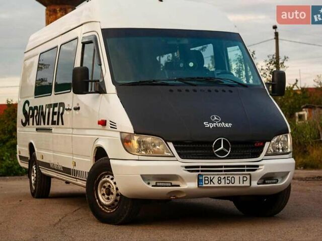 Білий Мерседес Sprinter, об'ємом двигуна 2.1 л та пробігом 385 тис. км за 8200 $, фото 1 на Automoto.ua