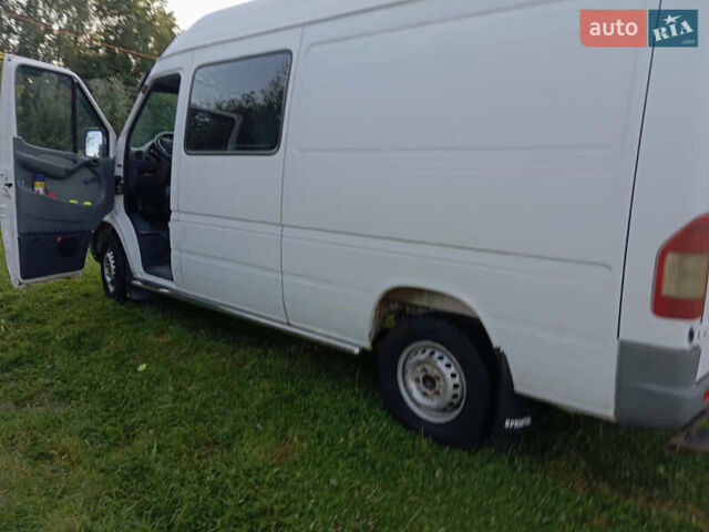 Белый Мерседес Sprinter, объемом двигателя 2.2 л и пробегом 590 тыс. км за 8000 $, фото 1 на Automoto.ua