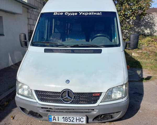 Белый Мерседес Sprinter, объемом двигателя 0 л и пробегом 250 тыс. км за 8400 $, фото 1 на Automoto.ua