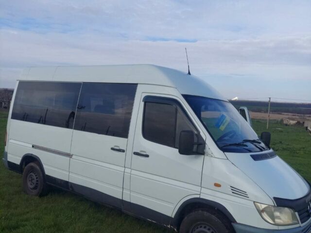 Белый Мерседес Sprinter, объемом двигателя 2.19 л и пробегом 580 тыс. км за 8600 $, фото 1 на Automoto.ua
