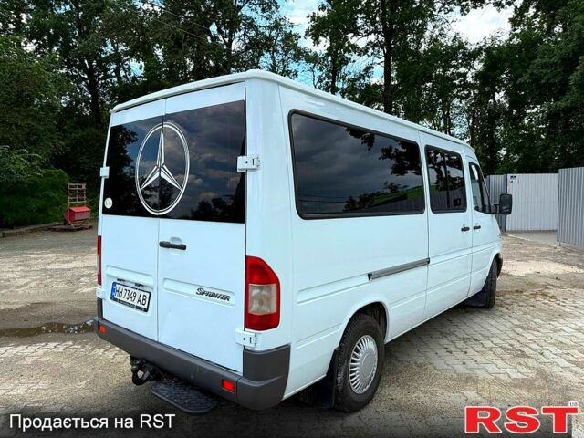Белый Мерседес Sprinter, объемом двигателя 2.1 л и пробегом 342 тыс. км за 8500 $, фото 1 на Automoto.ua