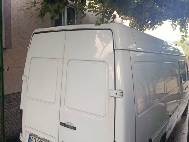 Белый Мерседес Sprinter, объемом двигателя 0 л и пробегом 390 тыс. км за 8000 $, фото 1 на Automoto.ua