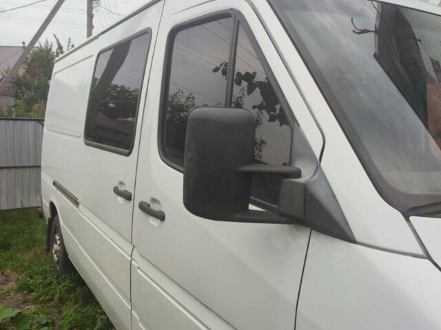 Белый Мерседес Sprinter, объемом двигателя 2.7 л и пробегом 365 тыс. км за 11599 $, фото 1 на Automoto.ua