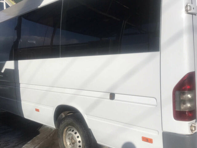 Белый Мерседес Sprinter, объемом двигателя 2.7 л и пробегом 365 тыс. км за 10200 $, фото 1 на Automoto.ua