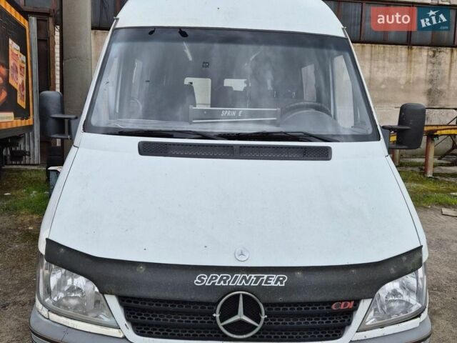 Белый Мерседес Sprinter, объемом двигателя 2.15 л и пробегом 540 тыс. км за 6000 $, фото 1 на Automoto.ua