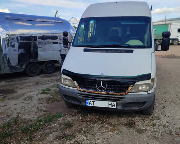 Білий Мерседес Sprinter, об'ємом двигуна 2.7 л та пробігом 491 тис. км за 7599 $, фото 1 на Automoto.ua