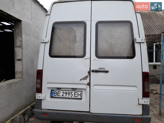 Білий Мерседес Sprinter, об'ємом двигуна 2.2 л та пробігом 500 тис. км за 10000 $, фото 1 на Automoto.ua