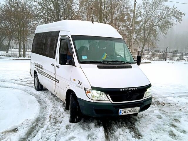 Білий Мерседес Sprinter, об'ємом двигуна 2.2 л та пробігом 272 тис. км за 10000 $, фото 1 на Automoto.ua