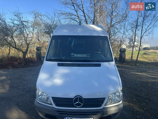 Белый Мерседес Sprinter, объемом двигателя 0 л и пробегом 500 тыс. км за 17500 $, фото 1 на Automoto.ua