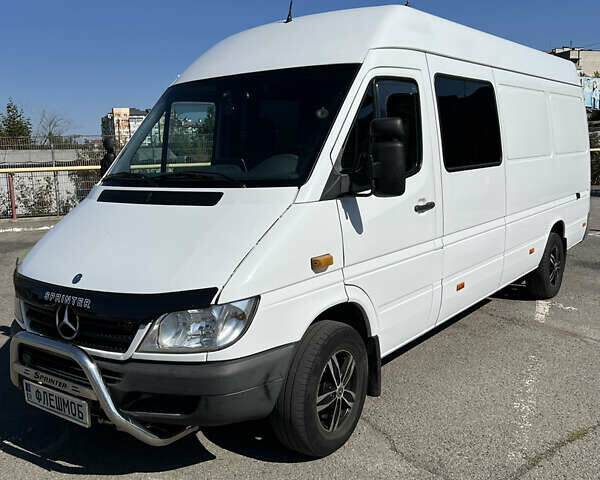Білий Мерседес Sprinter, об'ємом двигуна 2.7 л та пробігом 248 тис. км за 14500 $, фото 1 на Automoto.ua