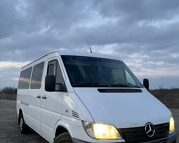 Белый Мерседес Sprinter, объемом двигателя 2.2 л и пробегом 600 тыс. км за 7999 $, фото 1 на Automoto.ua