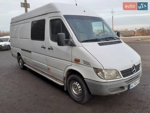 Белый Мерседес Sprinter, объемом двигателя 2.2 л и пробегом 750 тыс. км за 9700 $, фото 1 на Automoto.ua