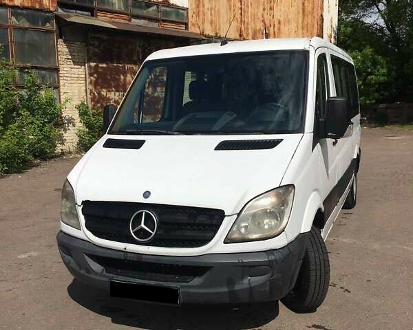 Белый Мерседес Sprinter, объемом двигателя 2.15 л и пробегом 444 тыс. км за 6700 $, фото 1 на Automoto.ua